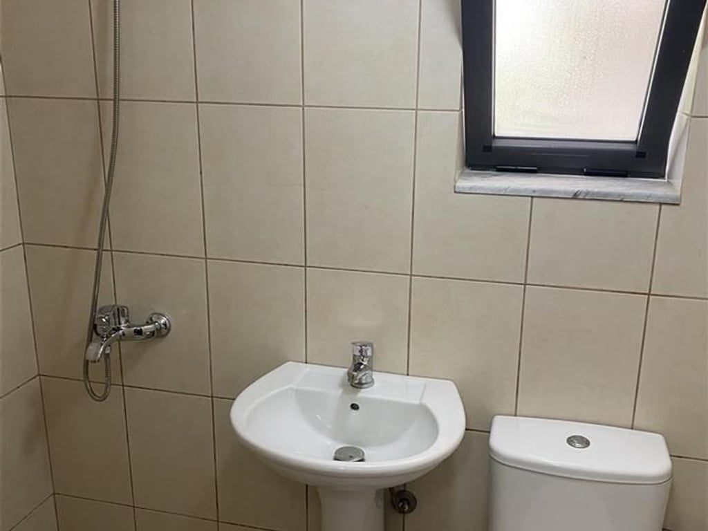 A 1+1 apartment is for rent near the electric substation in Selita for 300,000 lek.