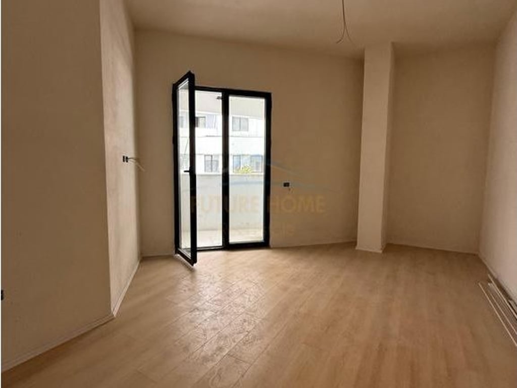 Shitet apartament 2+1+2 Spring Residence