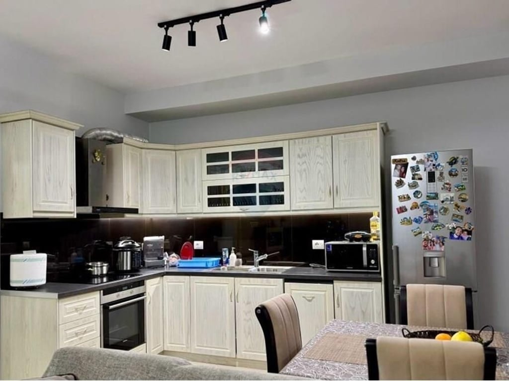 2+1 apartment for rent in Yzberisht!