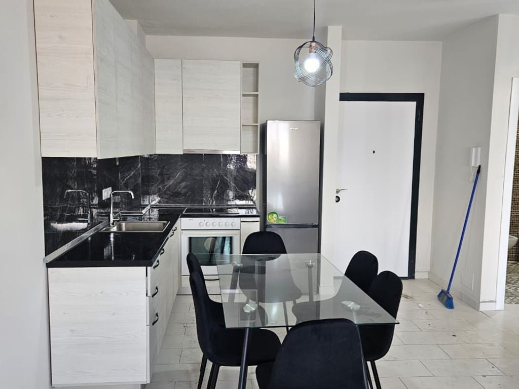 Appartamento in affitto 1+1 in Via Kavajë (ID B2101069) Tirana