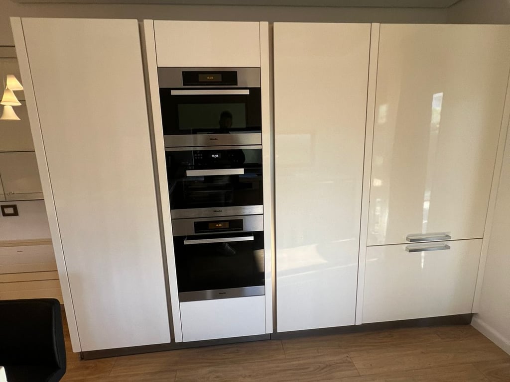 Vendesi Villa a 3 Piani a TEG 600.000 euro