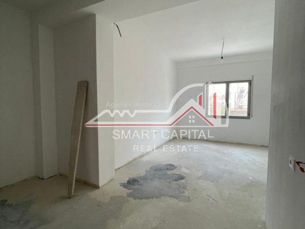 VENDESI APPARTAMENTO 2+1, VICINO AI POMPIERI DI VALONA!