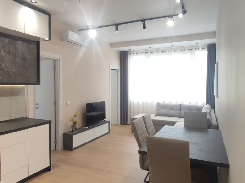Vendesi appartamento 2+1+1 con balcone.