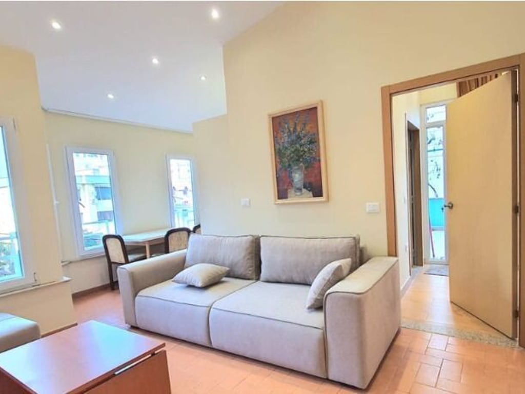 Apartment 2+1+2+veranda for rent, Myslym Shyr near Someg 650 thousand lek.