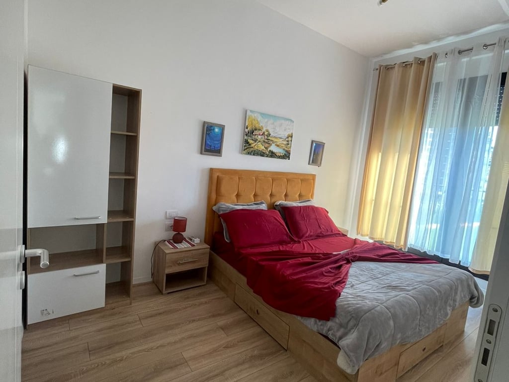 Shtepi me qera 2+1+2 Tek rruga e Kosovarve