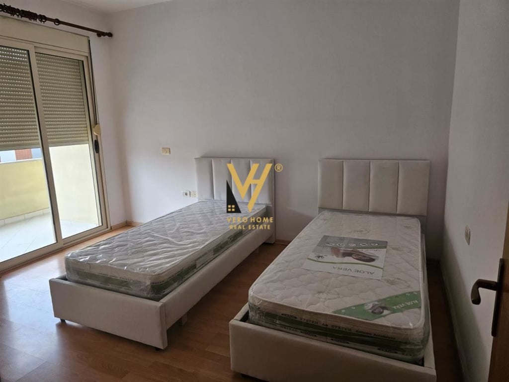 JEPET APARTMENT 2+1+BLK ME QERA TE FABRIKA E MIELLIT 500 EURO