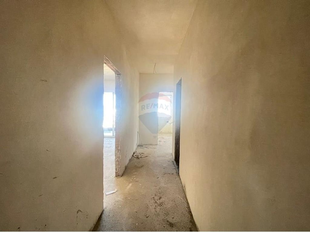 Apartament 2+1 per shitje tek 5 Maji!