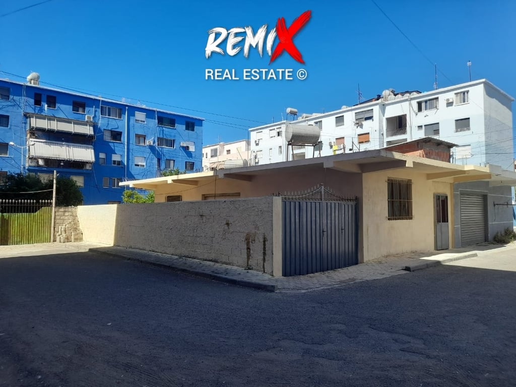 1-Story Building for Sale Near the Stadium