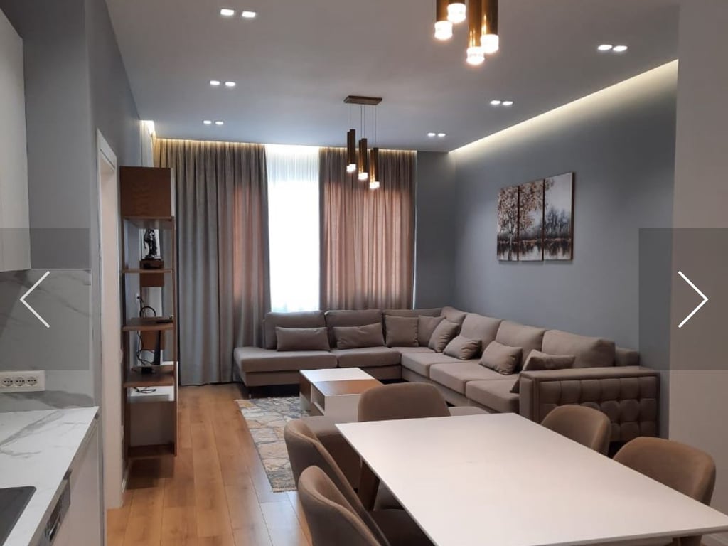 A fantastic 3+1+2 apartment with a storage room is available at Square 21.