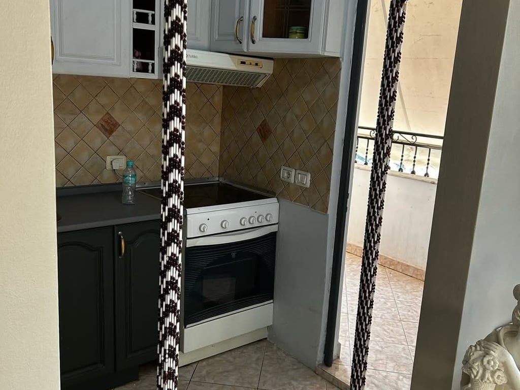 A 2+1 apartment is available for rent in Laprak.