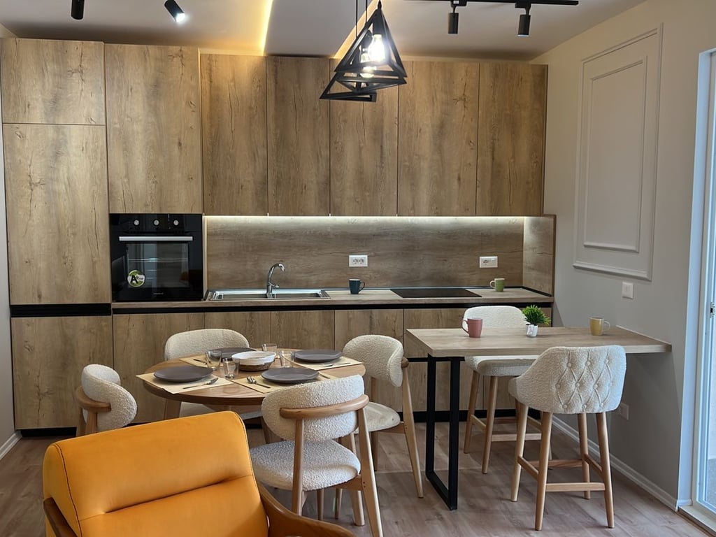 SHITET: Apartament 3+1 &amp; Verandë || 📌🏖️Durrës te Hotel Iliria || I Kompletuar dhe Investuar 100% || 151m² || (163,000€)