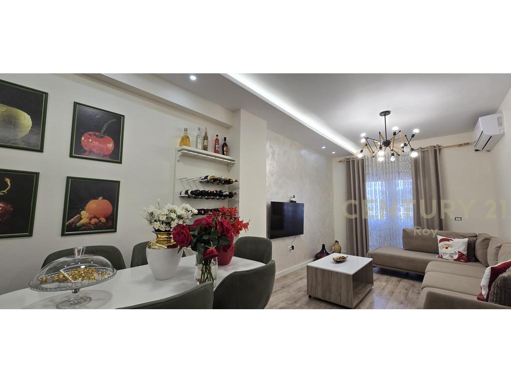 OFROJME APARTAMENT 2+1 PER SHITJE PRANE QENDRES,DURRES 145,000 €