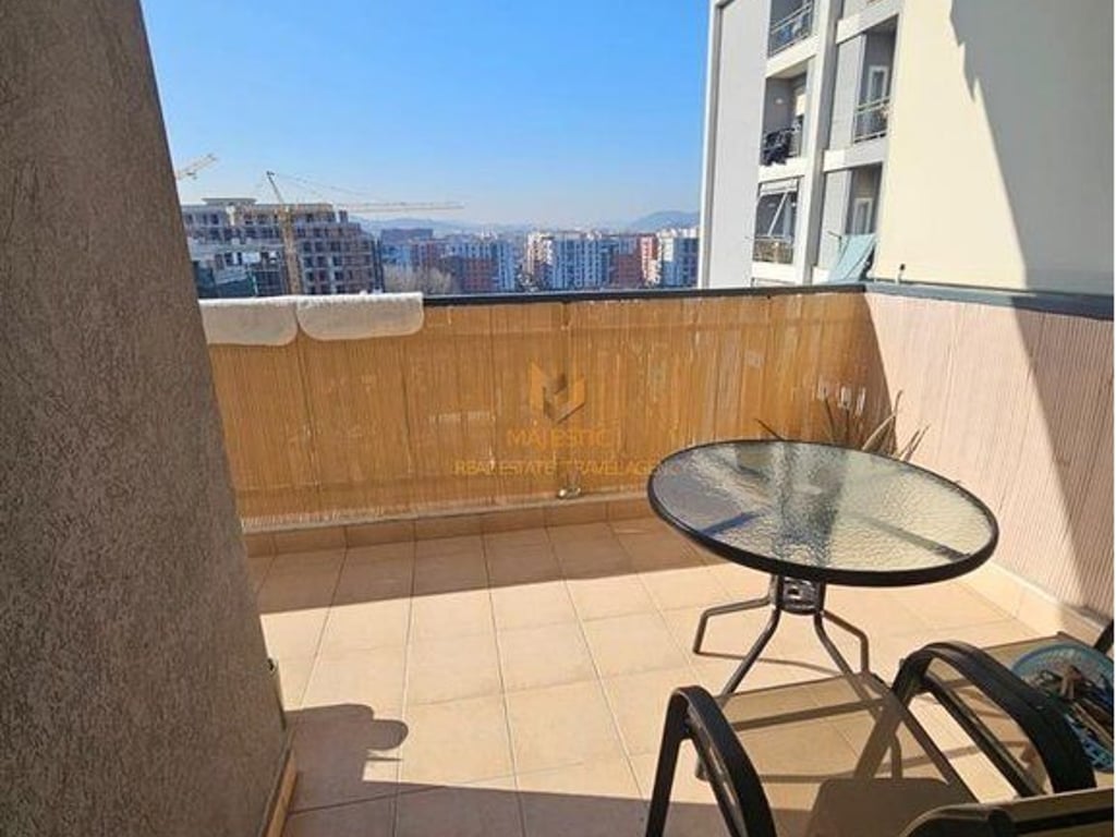 A great 2+1+2 apartment is available at the IBN complex, former aviation field.