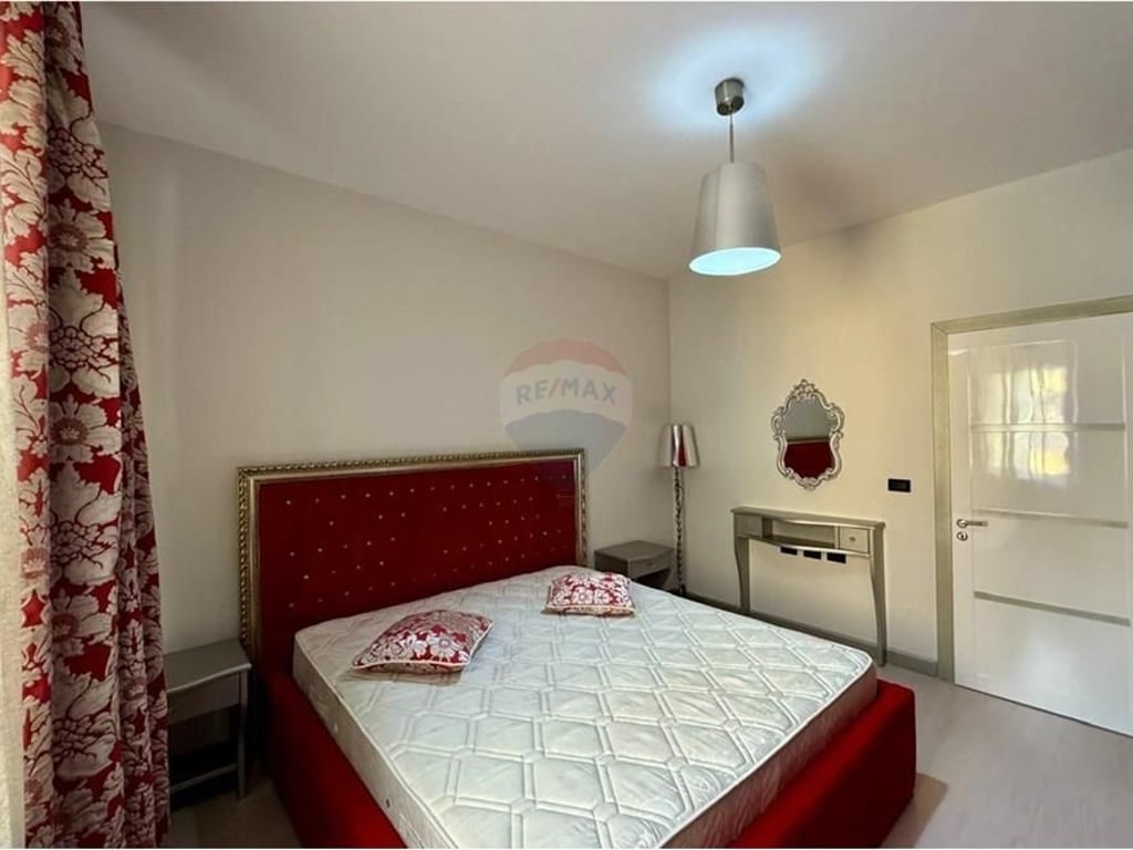 **Appartamento 2+1 con posto auto vicino al Lago**