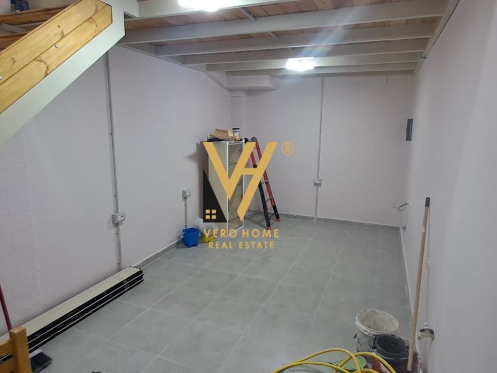 SHOP OF 26M2 FOR RENT AT THE FORMER AVIATION FIELD 300 EURO