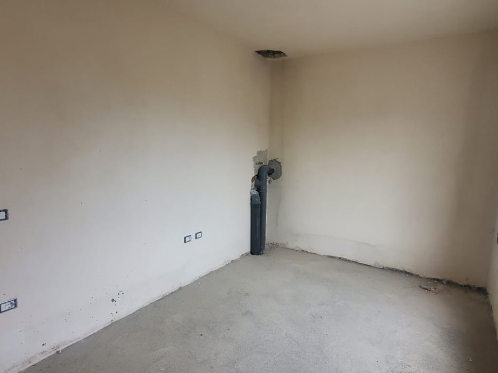 Vendesi appartamento 2+1 accanto alla Chiesa di Selita.