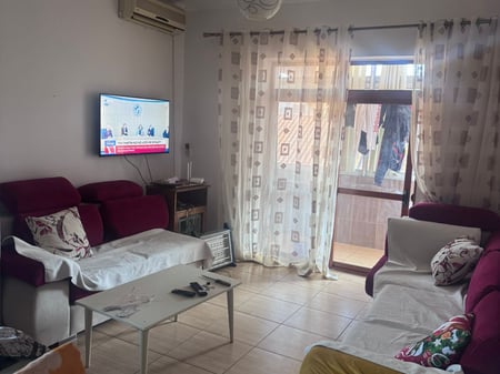 Affittasi Appartamento 2+1; ex Ristorante Durresi via Memo Meto Prezzo: 450 mila lekë