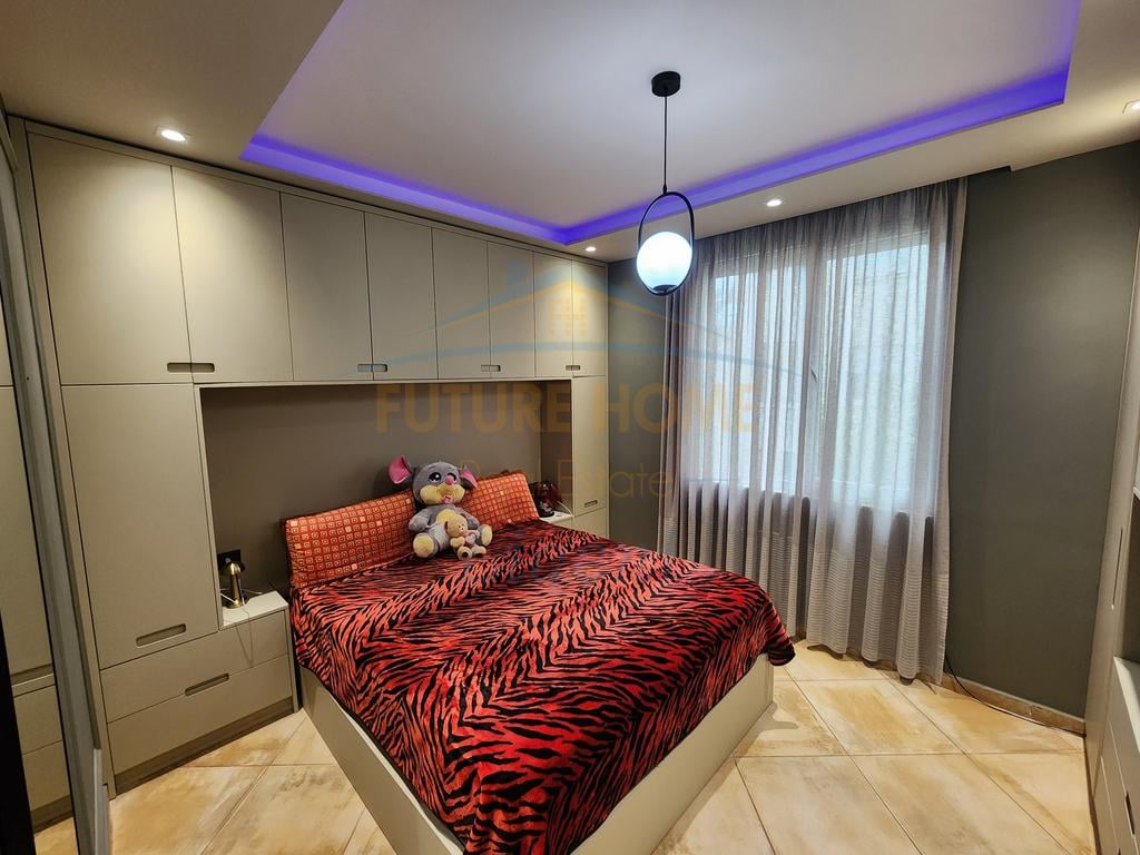 Shitet apartament 1+1 Kodra e Diellit