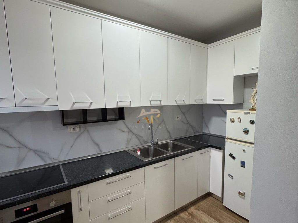 A 1+1 apartment is for rent in Myslym Shyri.