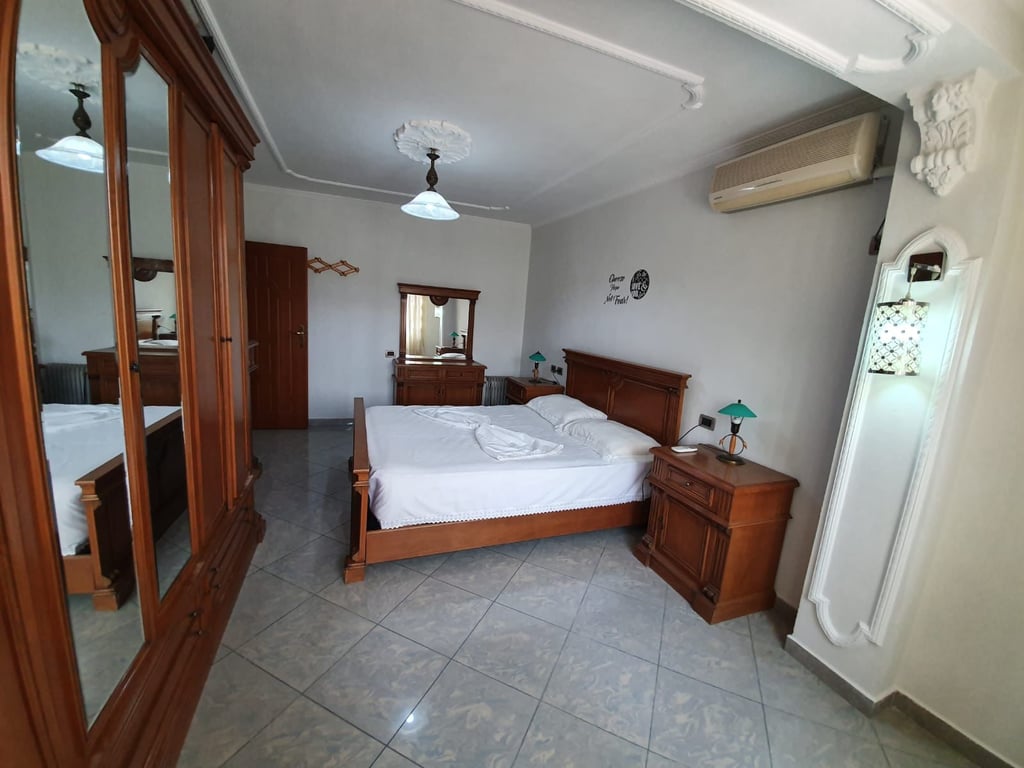 A 1+1 apartment is available for rent in Myslym Shyr.