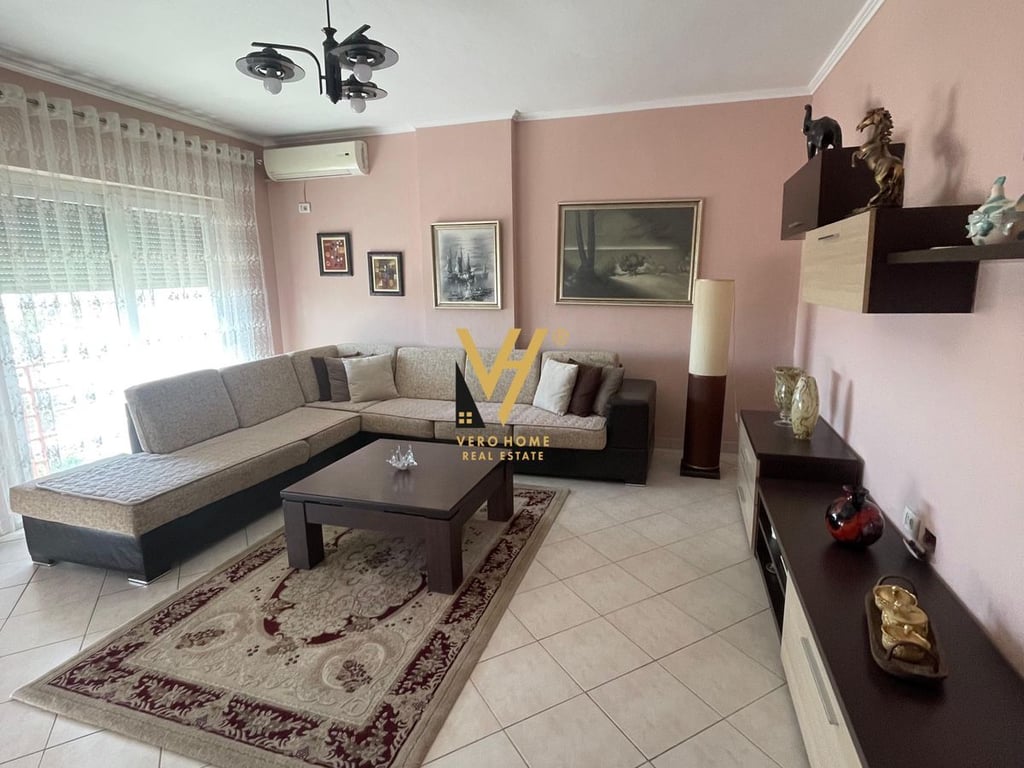 JEPET APARTAMENT 2+1+BLK ME QERA NE LAPRAKE 550 EURO