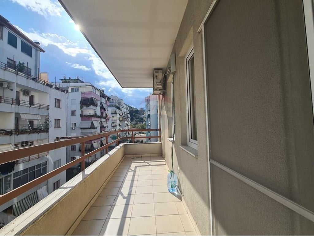 Apartament 3+1+2 ne shitje ne Yzberisht!