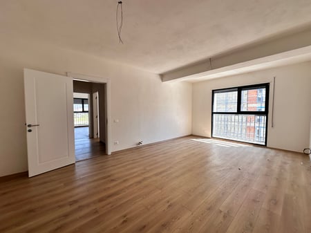 For rent 2+1+2 on Bulevardi i Ri.