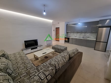 Bulevardi i Ri ofrojme per qira apartament 2+1