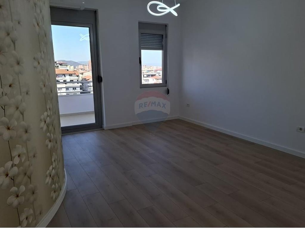 For sale: 2+1 apartment in Selite, Zalli Street.