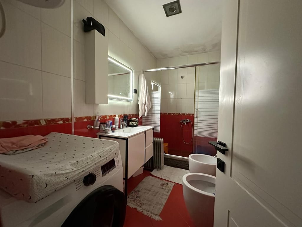 OXHAKU, SHITET APARTAMENT 3+1 ME POST PARKIMI