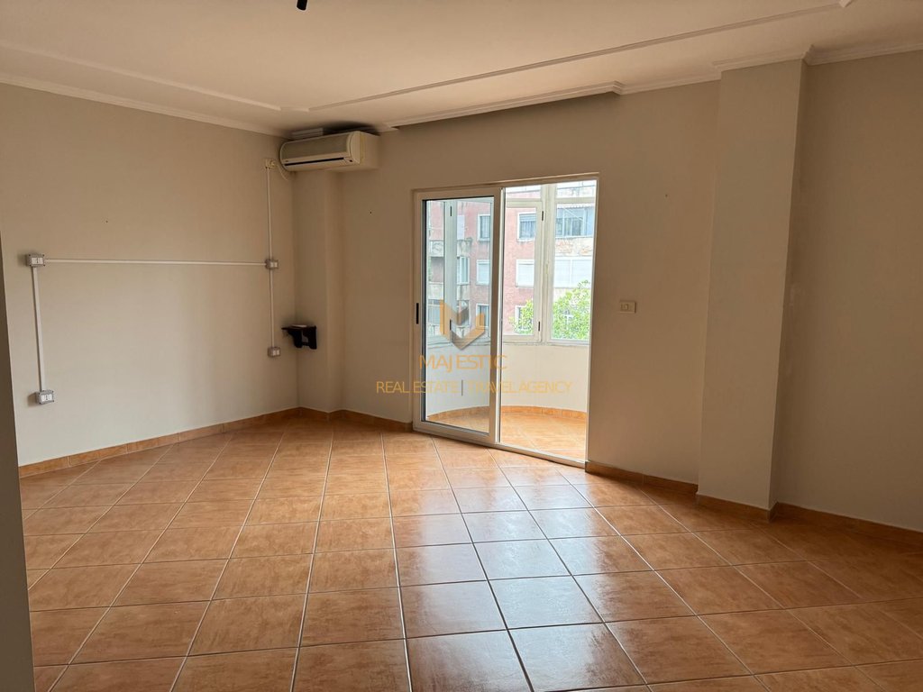 4+1+2 OFFICE FOR RENT AT WILLSON SQUARE