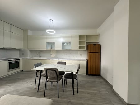 2+1, arredato, con parcheggio, lago secco, 750 euro trattabili