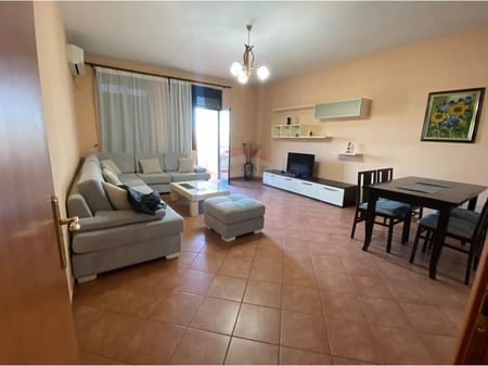 Apartament 2+1+2 per qera Te Bulevardit Zogu i I