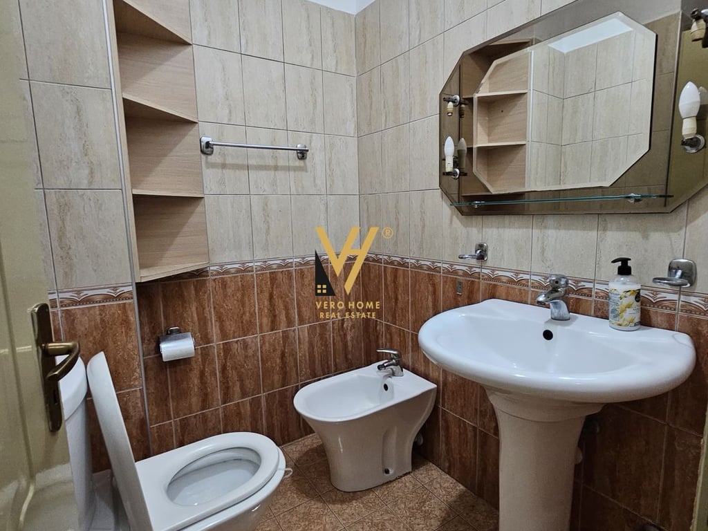 JEPET APARTAMENT 2+1+2+BLK ME QERA TE RR E ELBASANIT 70.000 LEKE