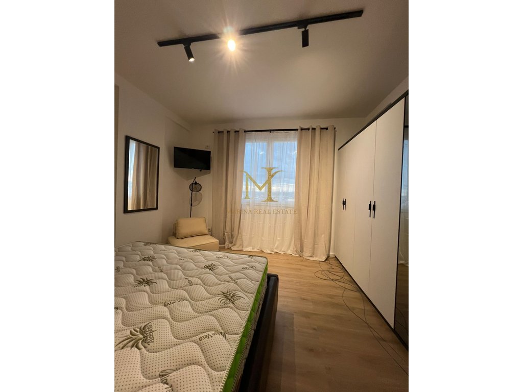 VENDESI APPARTAMENTO SUPERFICIE 75 M2 !! SPIAGGIA FERROVIA DURAZZO !!