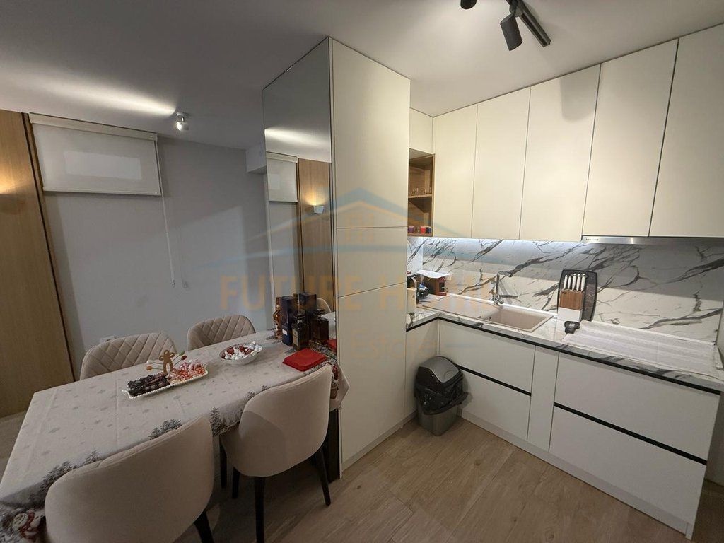 Affitto, Appartamento 1+1, Quartiere 1, Korçë. (KO52082)