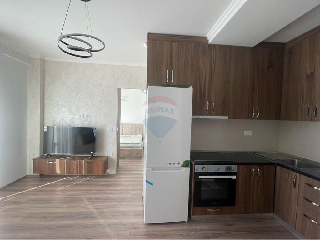 1+1 apartment with parking in Astir
