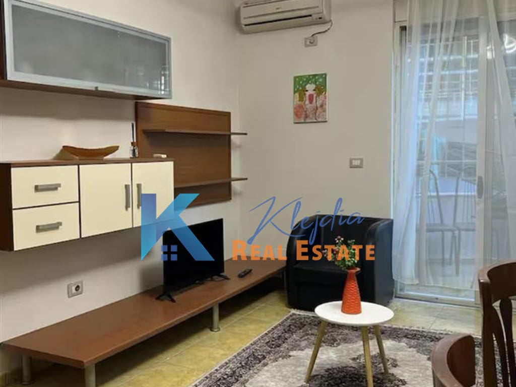 1+1 me qira te Mine Peza