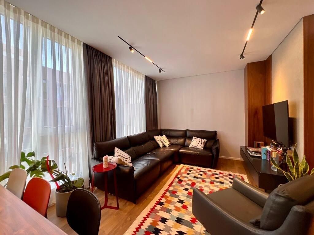2+1 APARTMENT FOR SALE ON BULEVARDI RI