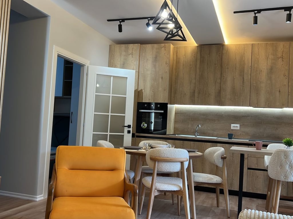 SHITET: Apartament 3+1 &amp; Verandë || 📌🏖️Durrës te Hotel Iliria || I Kompletuar dhe Investuar 100% || 151m² || (163,000€)