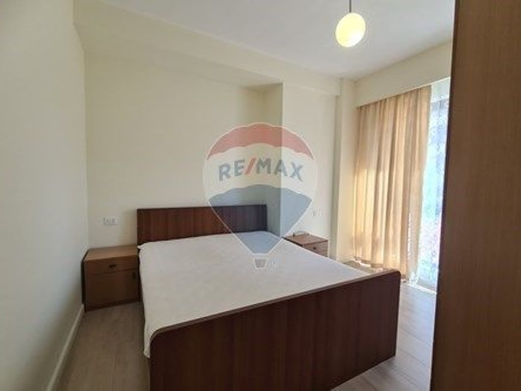 A 2+1 apartment is available in Myslym Shyr.
