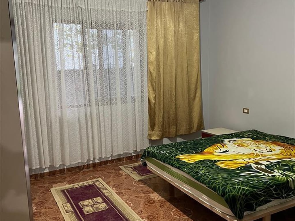 Affittasi Casa 2+1, Laprake vicino all'Università Zoja E Keshillit te Mire Prezzo: 500 euro