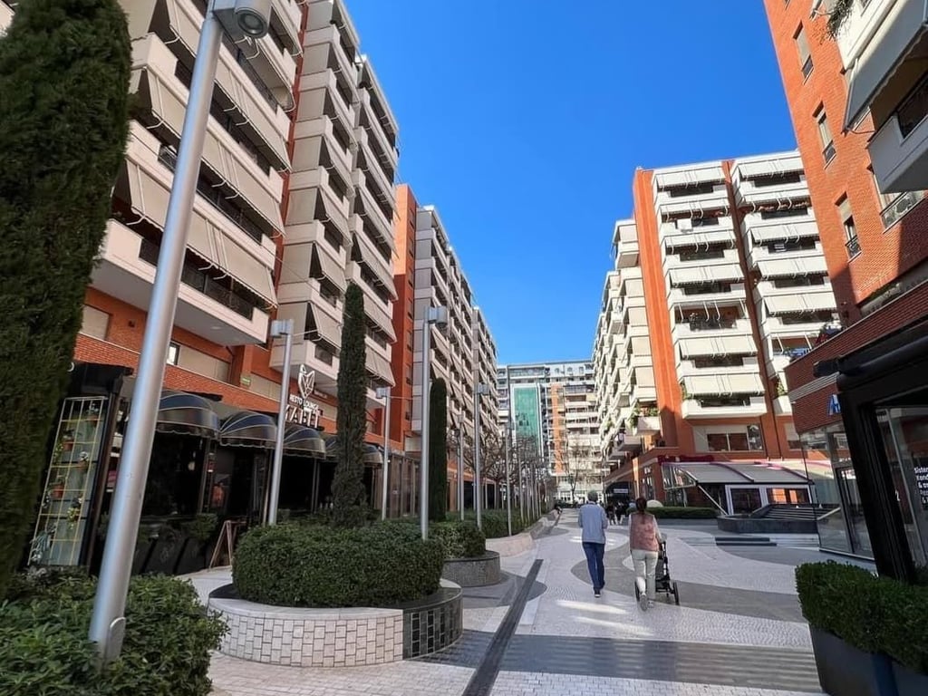 Vendesi Appartamento 2+1 nel Complesso Delijorgji-