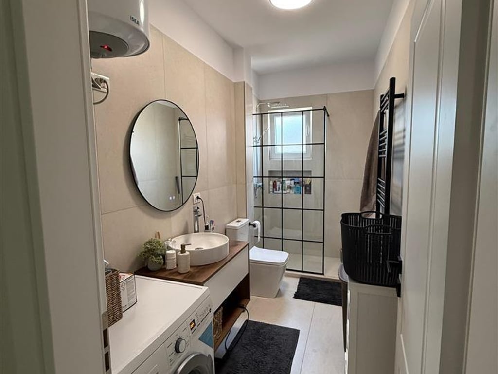 Vendesi Appartamento 1+1 a Kinostudio (ID B110434) Tirana