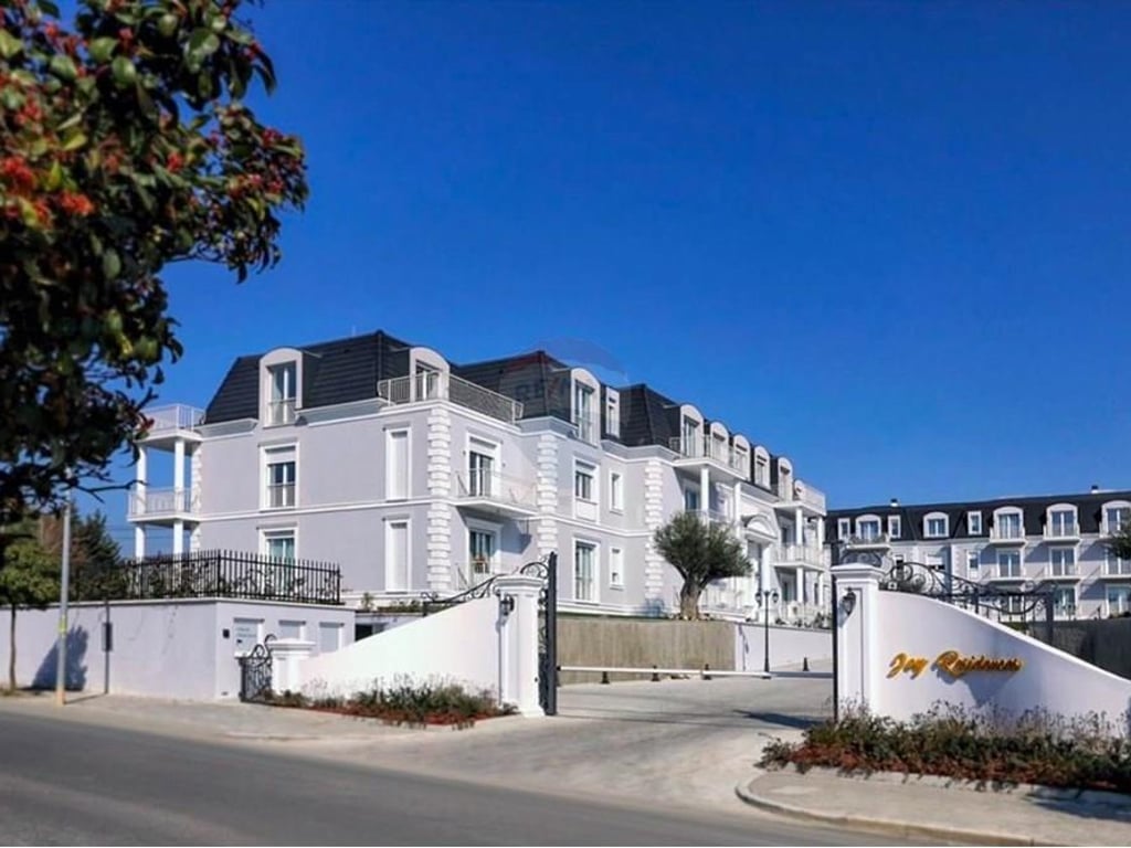 APARTMENT 2+1+2 PARKING SPOTS AT JOY RESIDENCES!