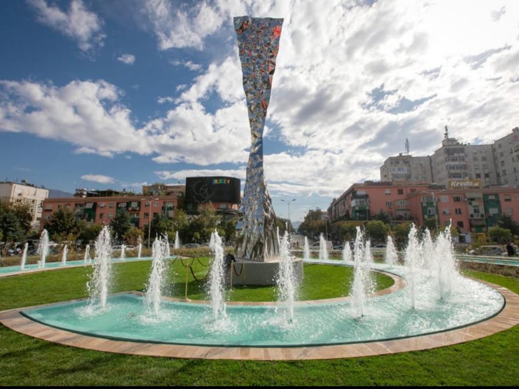 Business environment for rent at Fusha Aviacionit, near "Bar Kafe Agron" in Tirana (ID 42611224)