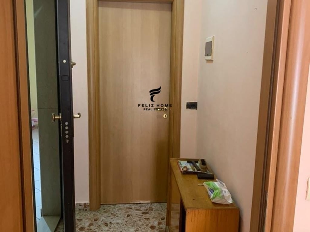 VENDESI APPARTAMENTO 1+1 VIA ELBASAN 135.000 EURO