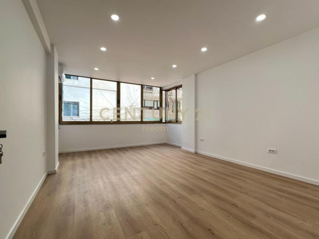 ✨ Qira, Ambient Zyrash – 120 m² – Sheshi Wilson