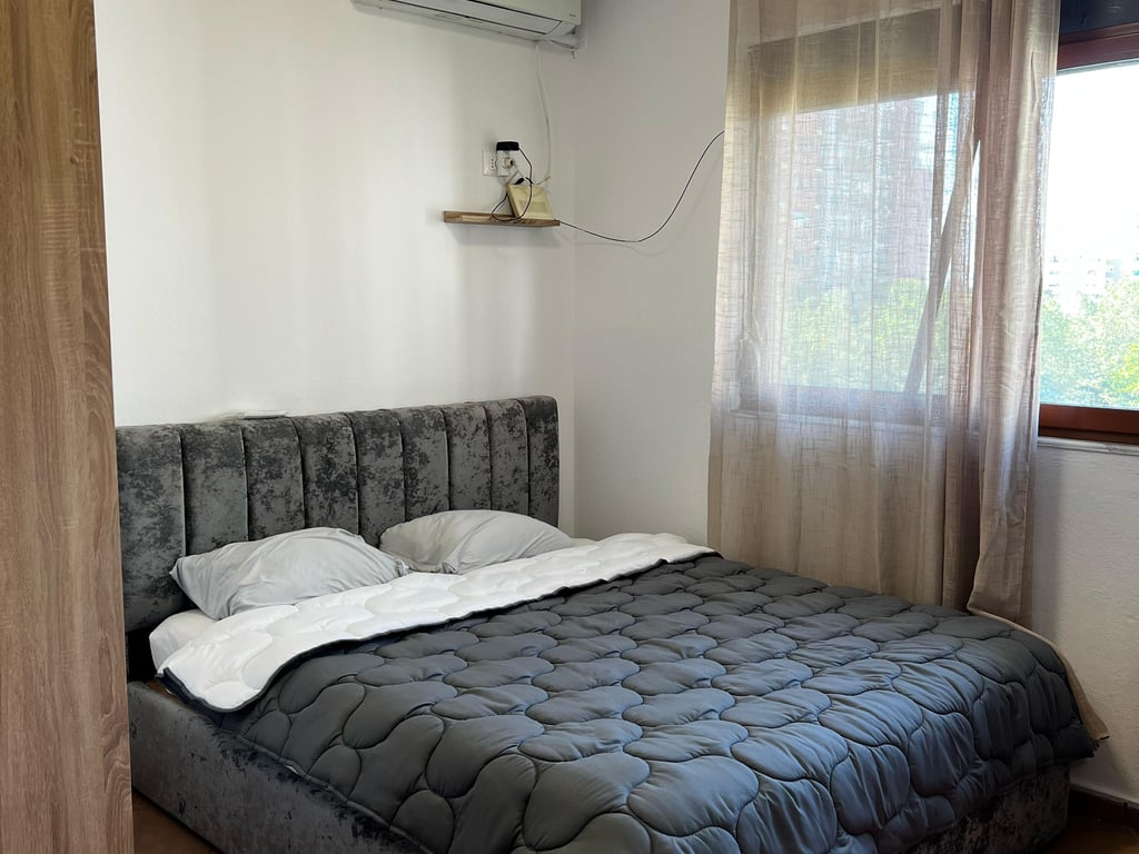 Apartament me Qira 1+1 Te Rruga 5 Maji