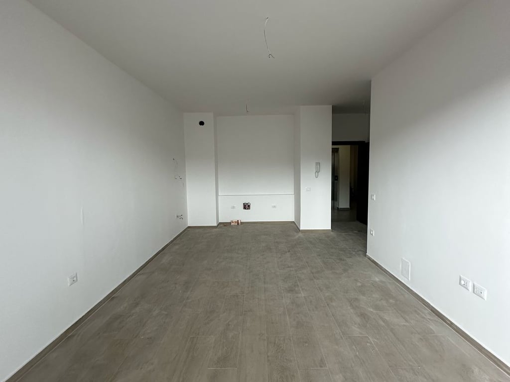 PARKU OLIMPIK APARTAMENT/ ZYRE PER QIRA 1+1